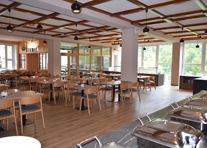 Dlouhe Strane ホテル 3*